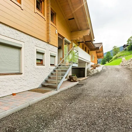 In Hollerbach Near Kitzbuehel Lift Apartmán *