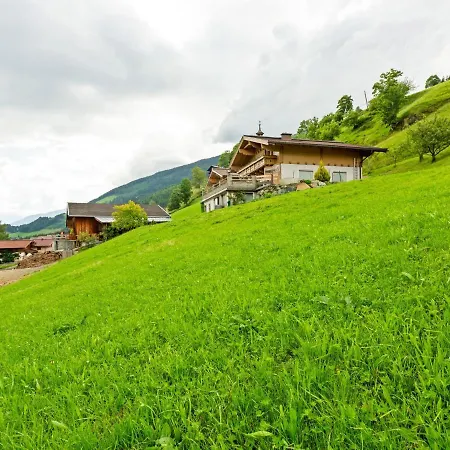 In Hollerbach Near Kitzbuehel Lift Apartmán *