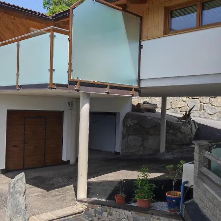 In With Terrace Hollersbach im Pinzgau